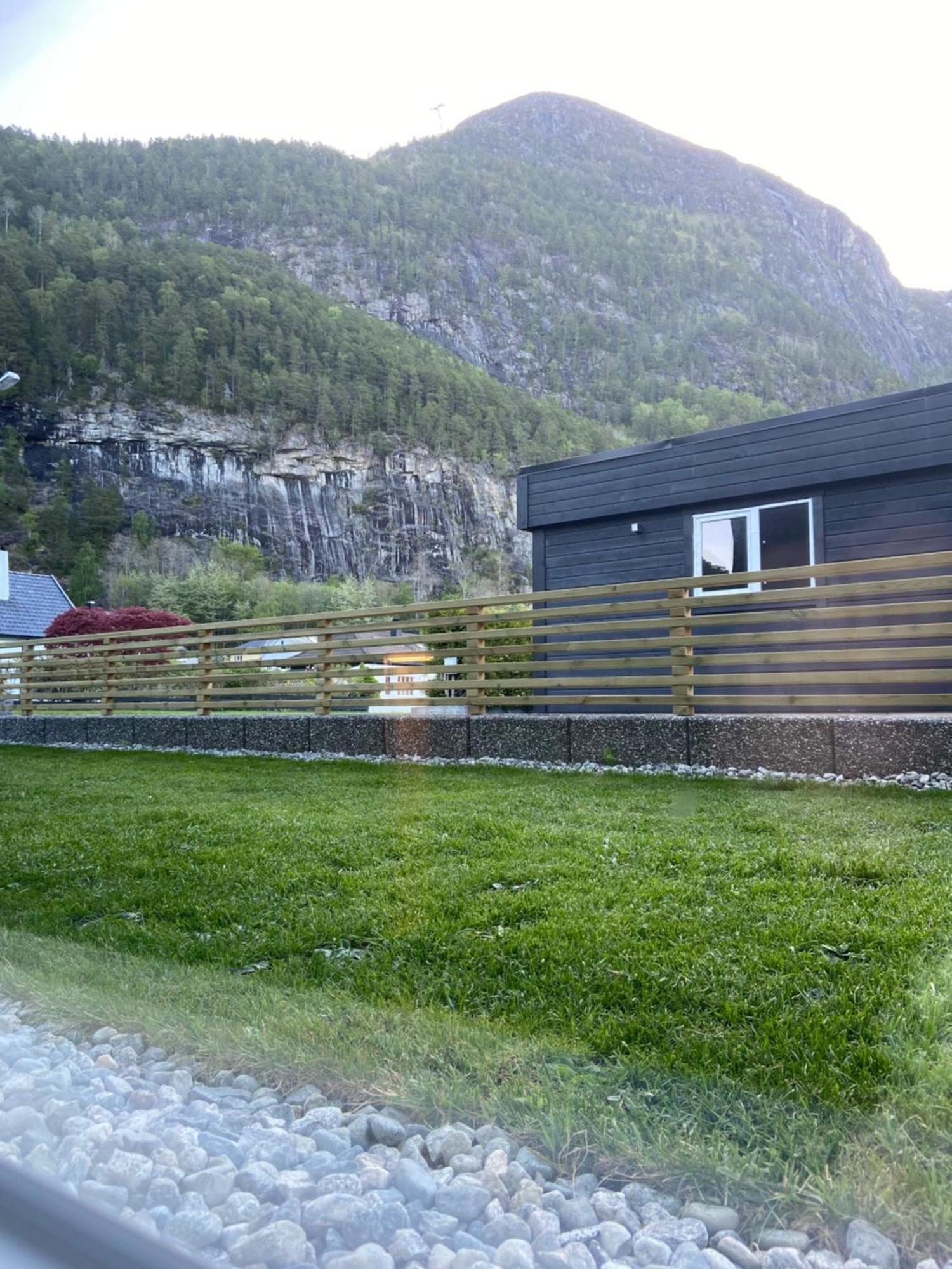 Andalsnes Underground Flat Apartment ภายนอก รูปภาพ