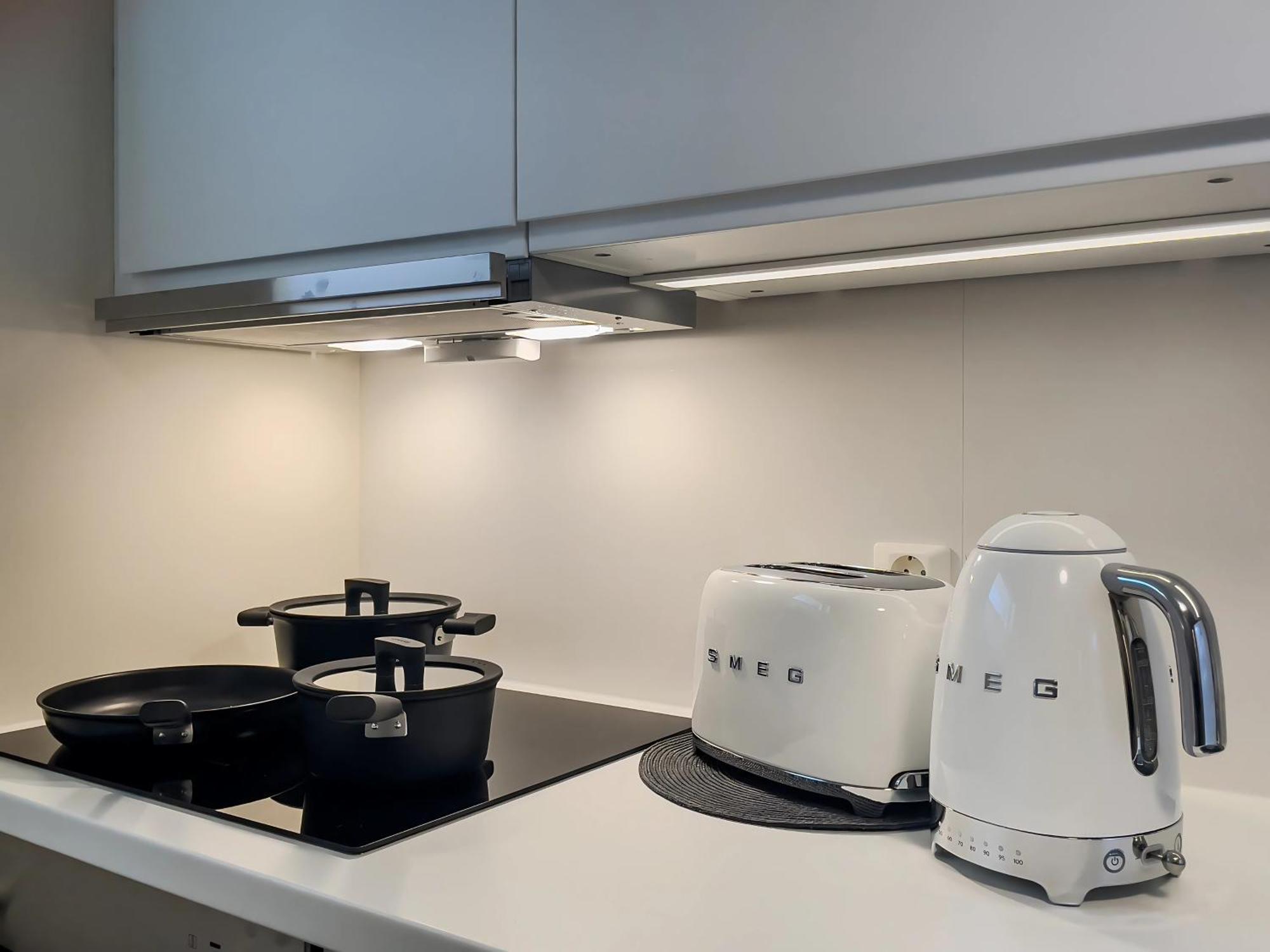 Andalsnes Underground Flat Apartment ภายนอก รูปภาพ